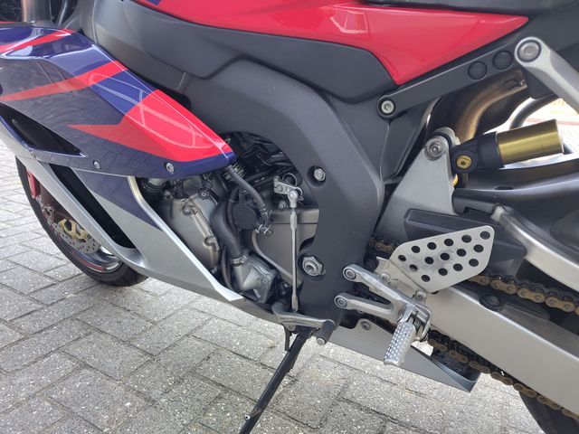 honda - cbr-1000-rr-fireblade