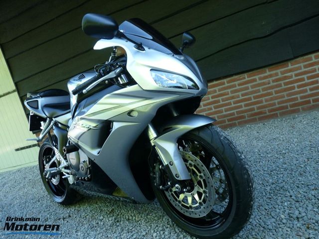 honda - cbr-1000-rr-fireblade