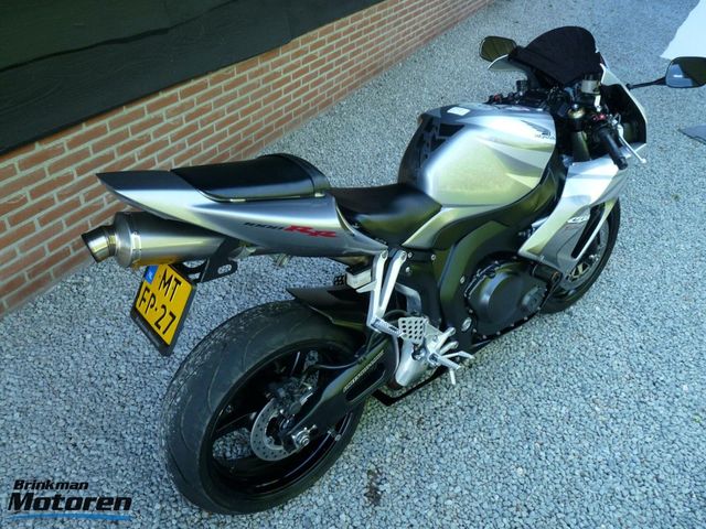honda - cbr-1000-rr-fireblade