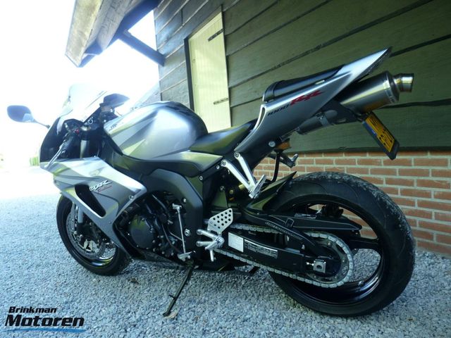 honda - cbr-1000-rr-fireblade