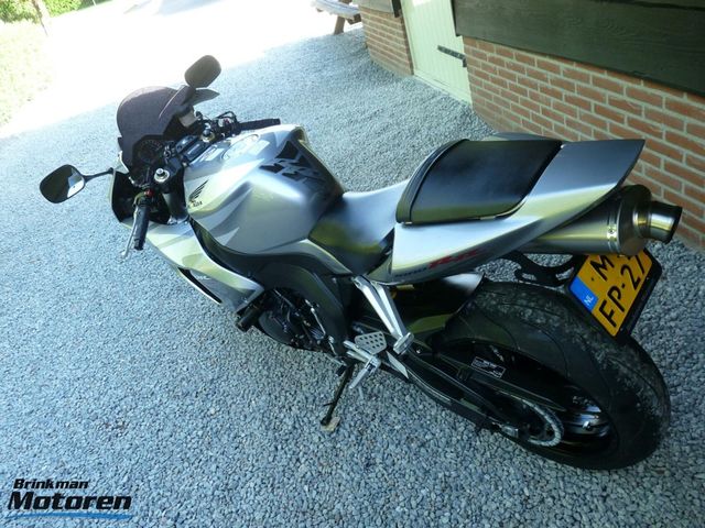 honda - cbr-1000-rr-fireblade