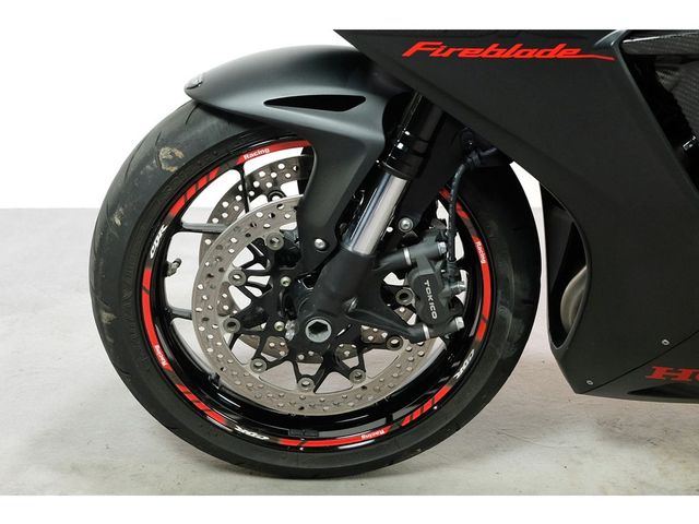honda - cbr-1000-rr-fireblade