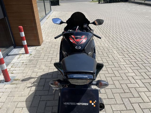 honda - cbr-1000-rr-fireblade