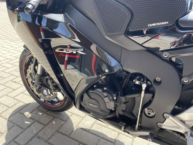 honda - cbr-1000-rr-fireblade