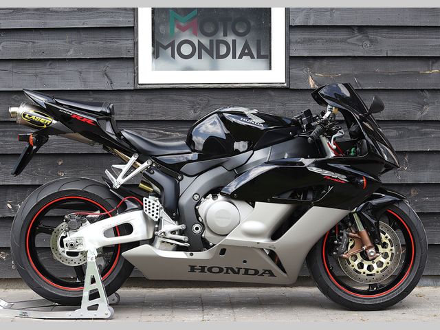 honda - cbr-1000-rr-fireblade