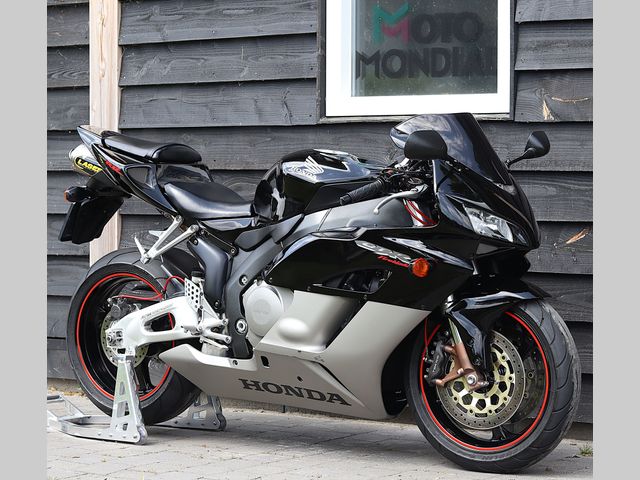 honda - cbr-1000-rr-fireblade