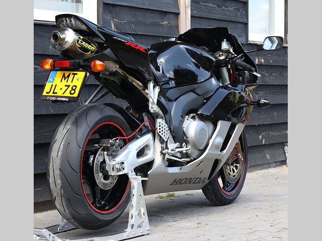 honda - cbr-1000-rr-fireblade