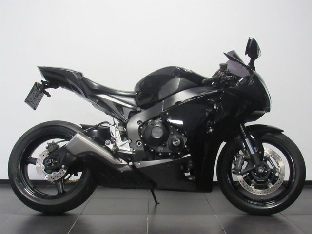 honda - cbr-1000-rr-fireblade