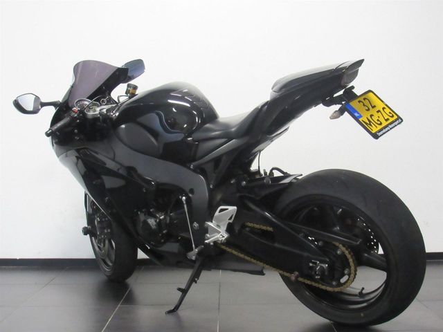 honda - cbr-1000-rr-fireblade