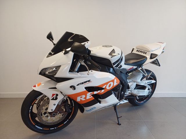 honda - cbr-1000-rr-fireblade