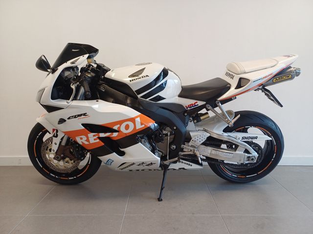 honda - cbr-1000-rr-fireblade