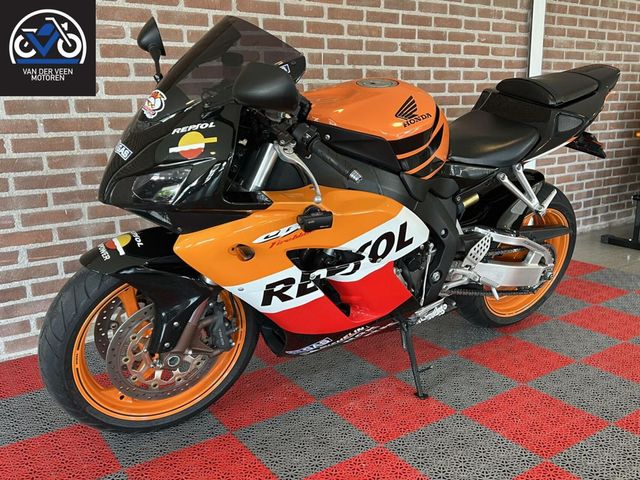 honda - cbr-1000-rr-fireblade