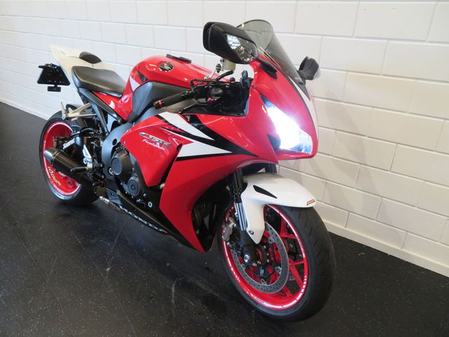 honda - cbr-1000-rr-fireblade