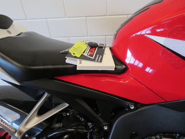 honda - cbr-1000-rr-fireblade