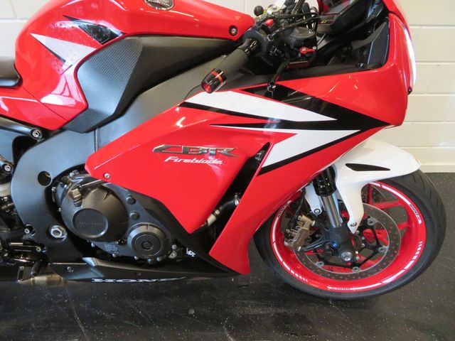 honda - cbr-1000-rr-fireblade