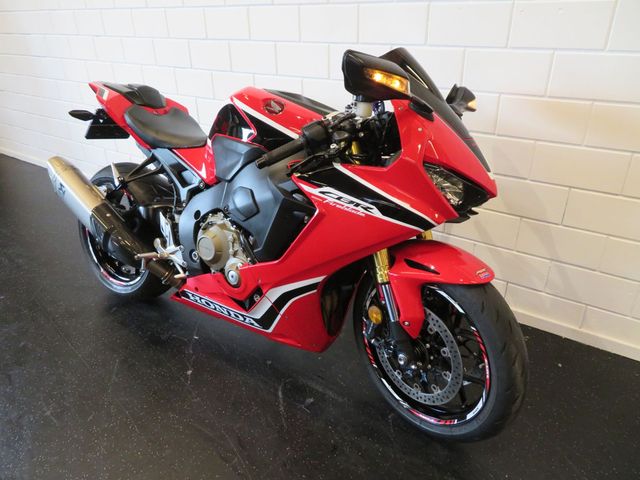 honda - cbr-1000-rr-fireblade