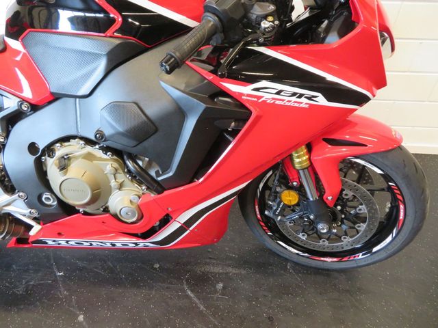 honda - cbr-1000-rr-fireblade