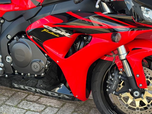 honda - cbr-1000-rr-fireblade