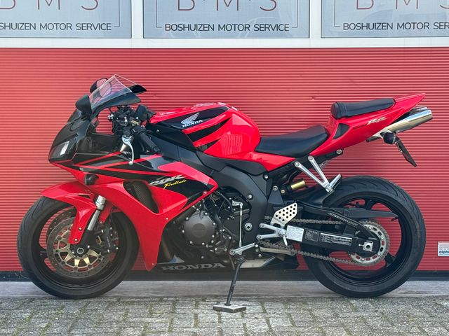 honda - cbr-1000-rr-fireblade