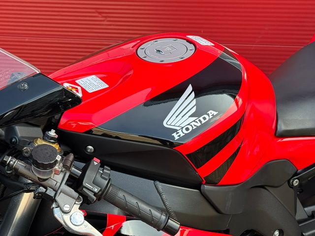 honda - cbr-1000-rr-fireblade