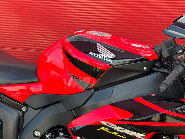 honda - cbr-1000-rr-fireblade
