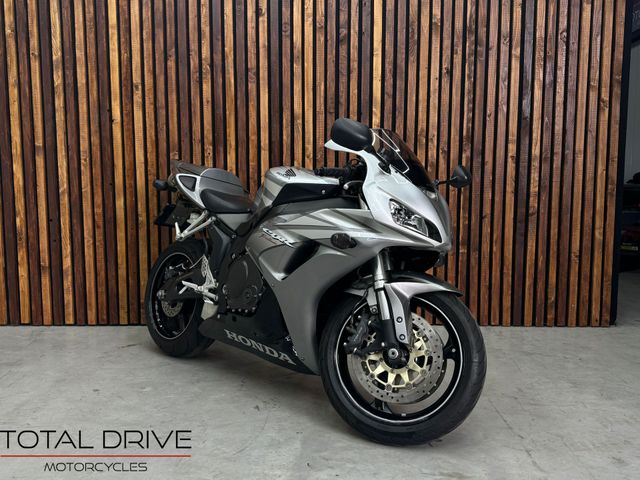 honda - cbr-1000-rr-fireblade