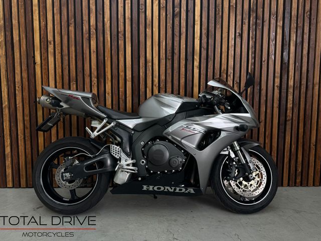 honda - cbr-1000-rr-fireblade