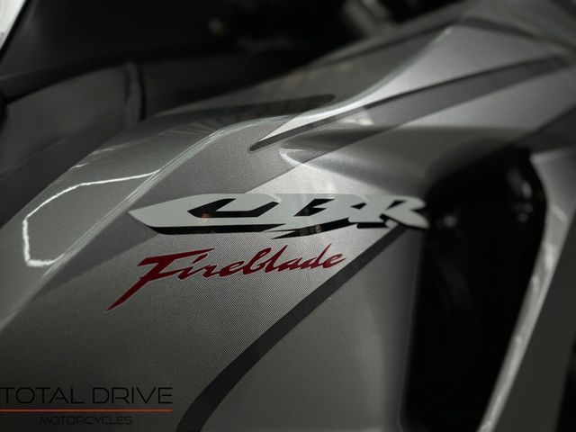 honda - cbr-1000-rr-fireblade