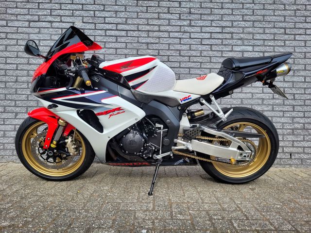 honda - cbr-1000-rr-fireblade