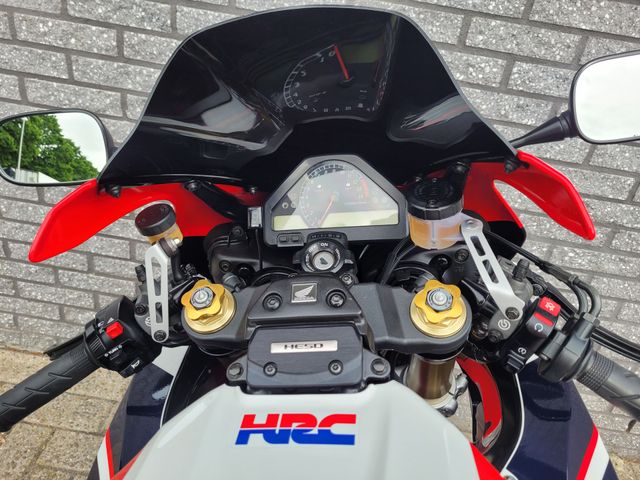 honda - cbr-1000-rr-fireblade