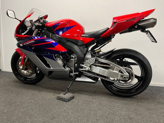 honda - cbr-1000-rr-fireblade