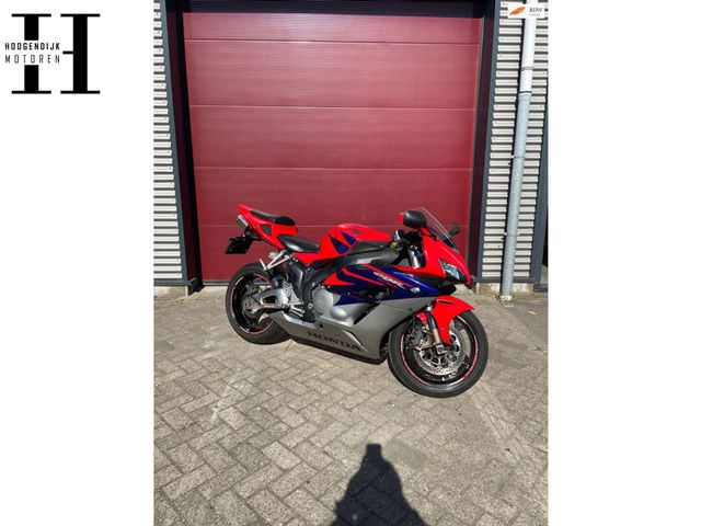 honda - cbr-1000-rr-fireblade