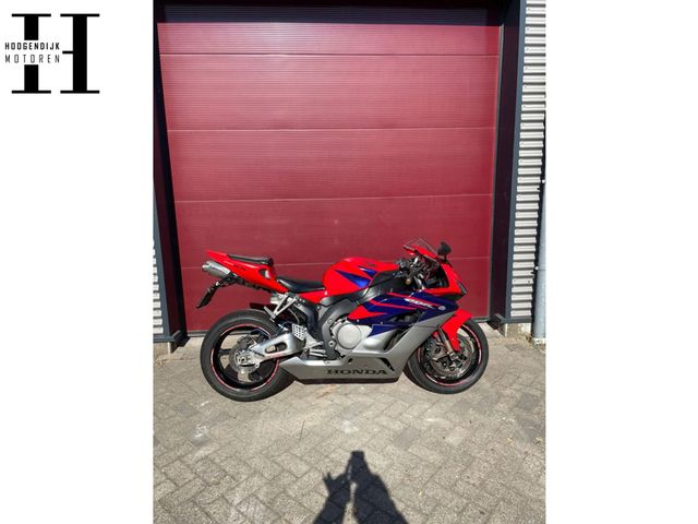 honda - cbr-1000-rr-fireblade