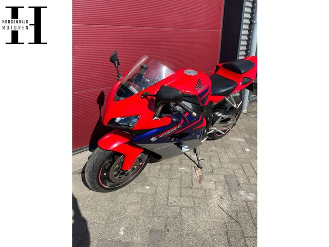 honda - cbr-1000-rr-fireblade