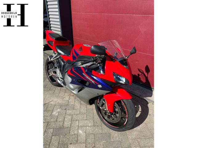 honda - cbr-1000-rr-fireblade
