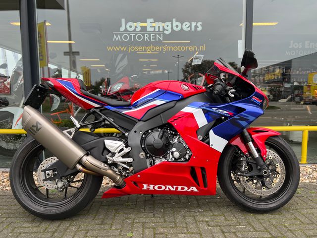 honda - cbr-1000-rr-r-fireblade