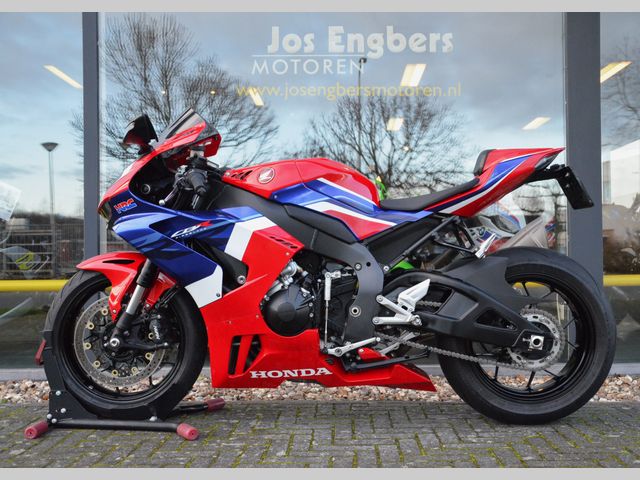 honda - cbr-1000-rr-r-fireblade