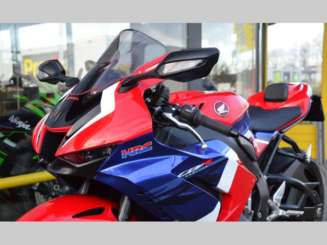 honda - cbr-1000-rr-r-fireblade