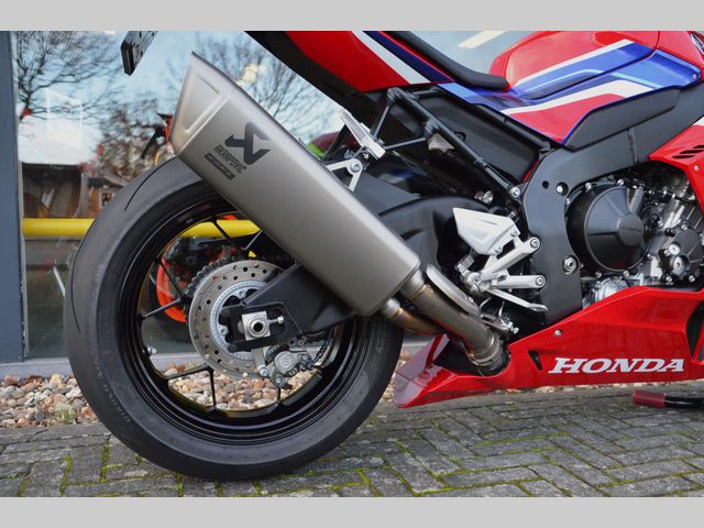 honda - cbr-1000-rr-r-fireblade