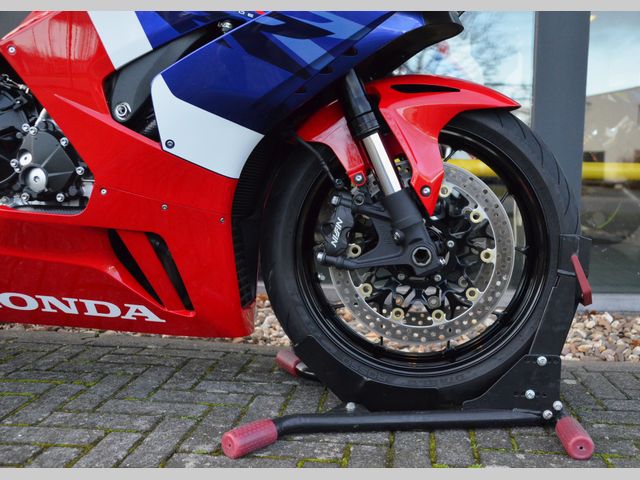 honda - cbr-1000-rr-r-fireblade