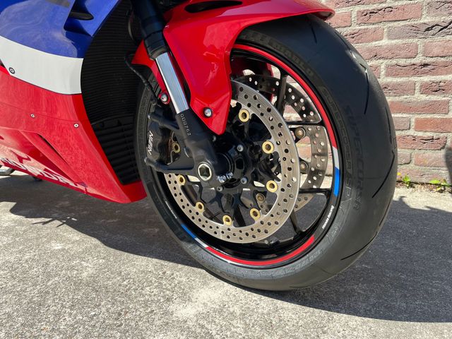 honda - cbr-1000-rr-r-fireblade