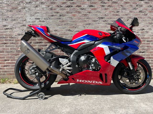 honda - cbr-1000-rr-r-fireblade