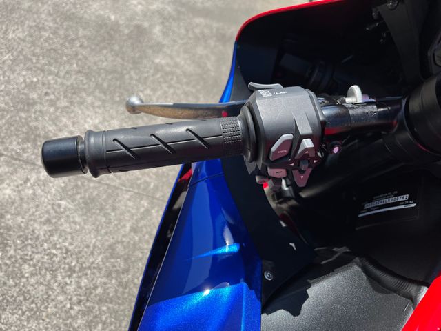honda - cbr-1000-rr-r-fireblade