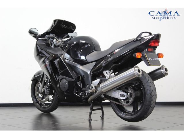 honda - cbr-1100--xx-super-blackbird