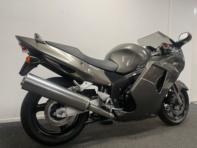 honda - cbr-1100--xx-super-blackbird