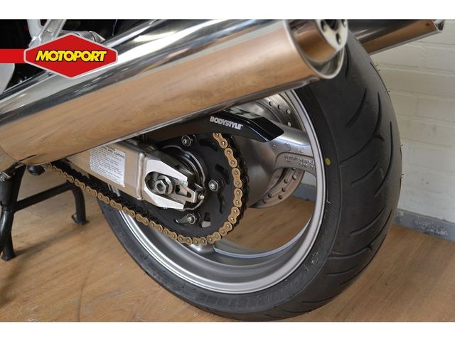 honda - cbr-1100--xx-super-blackbird
