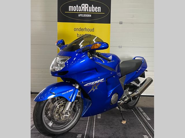 honda - cbr-1100--xx-super-blackbird
