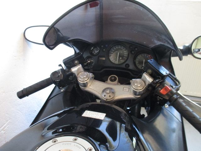 honda - cbr-1100--xx-super-blackbird