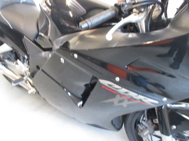 honda - cbr-1100--xx-super-blackbird