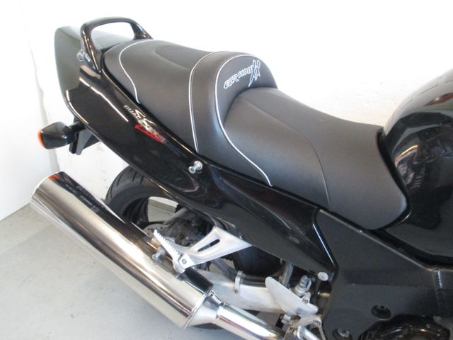 honda - cbr-1100--xx-super-blackbird